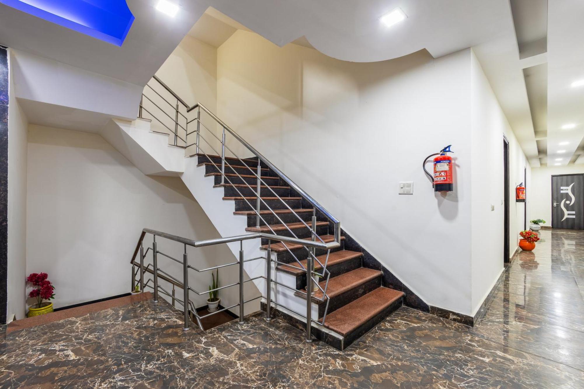 Kabul Hotel By Nexhub Palace - Medanta Gurgaon Exterior foto
