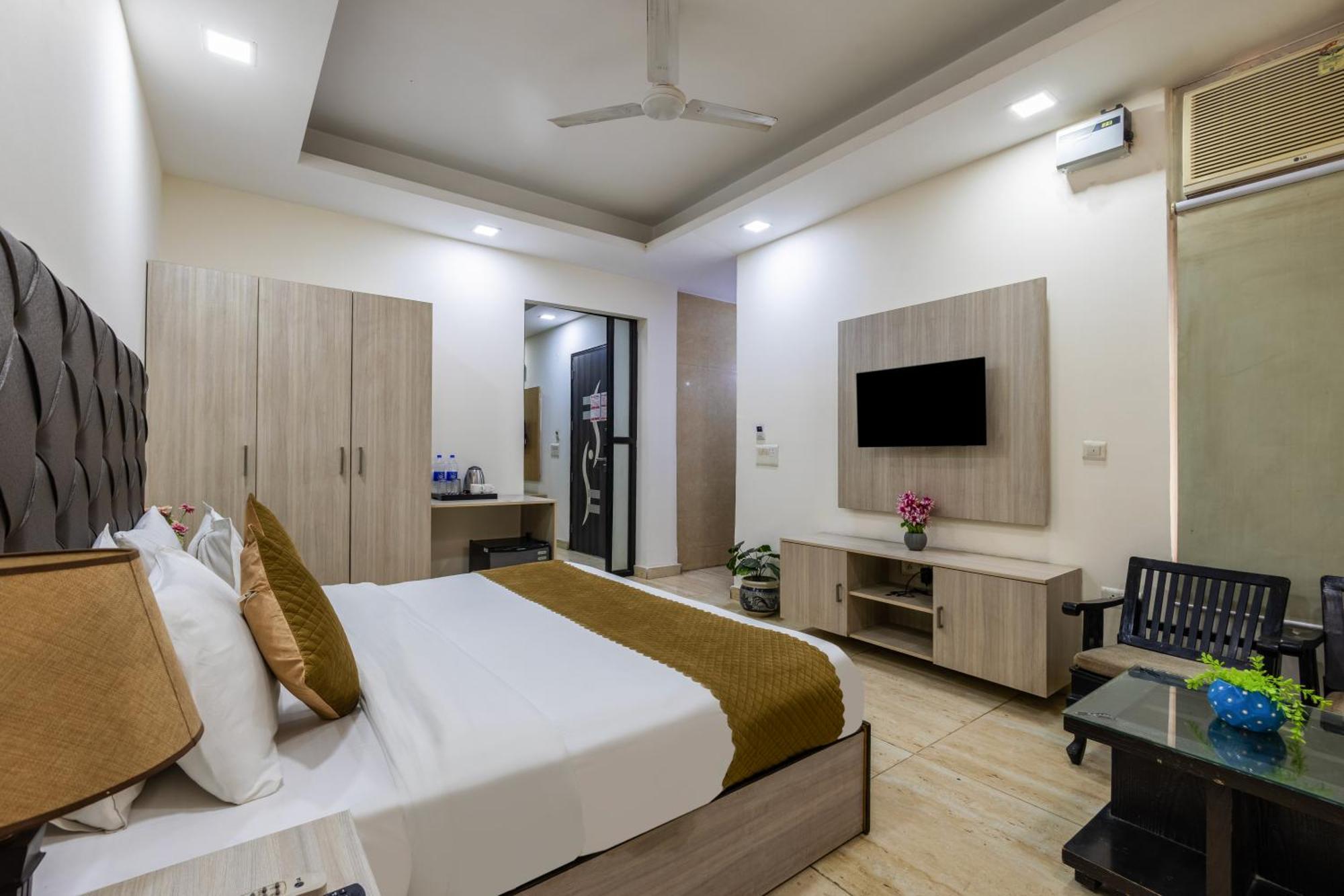 Kabul Hotel By Nexhub Palace - Medanta Gurgaon Exterior foto