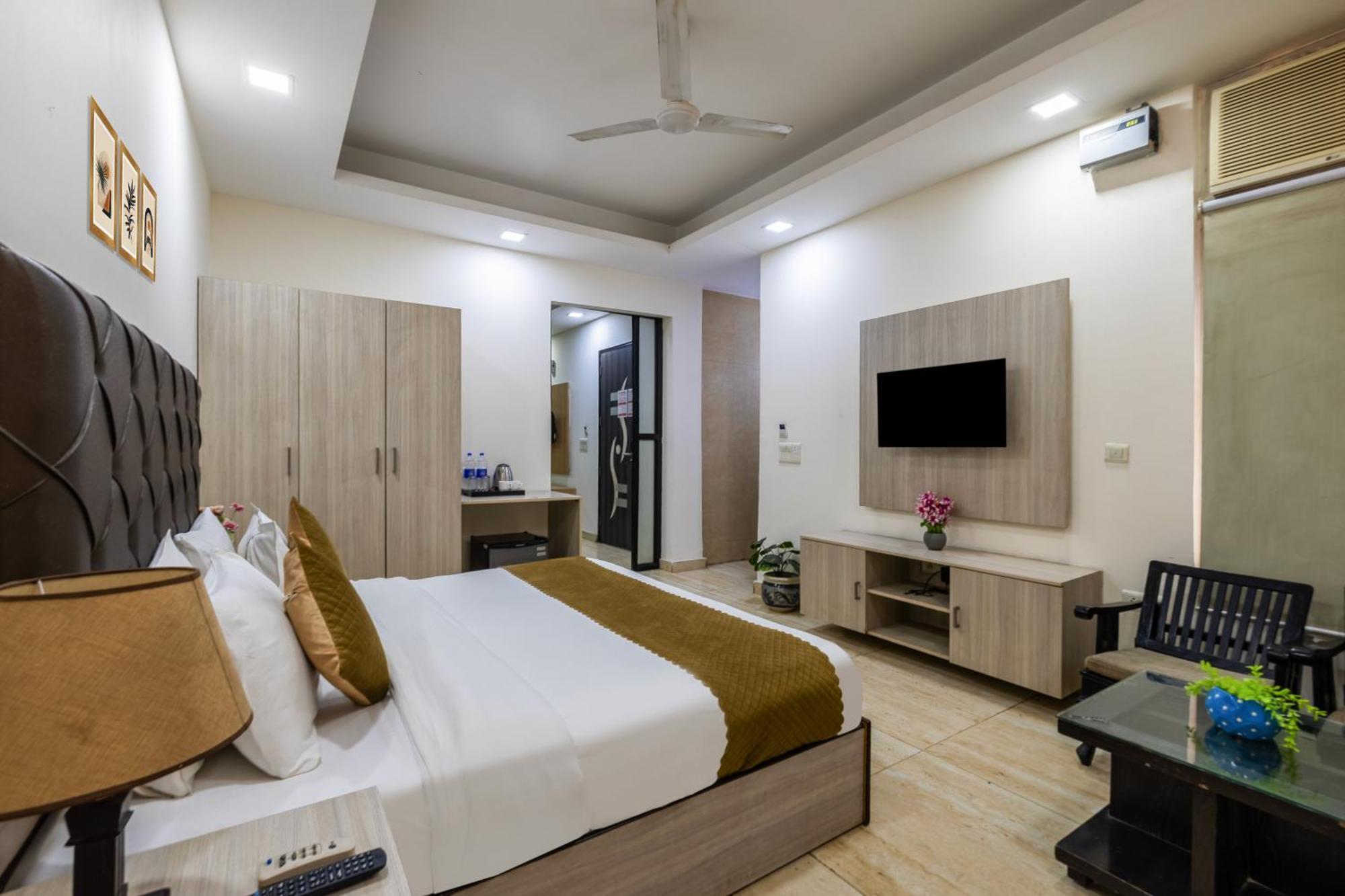 Kabul Hotel By Nexhub Palace - Medanta Gurgaon Exterior foto